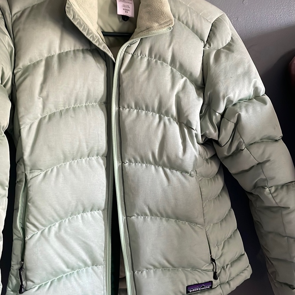 Light green women’s Patagonia snow puffer